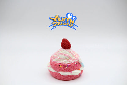 Strawberry Cream Layer Cake - squishy - Yumi Squishy