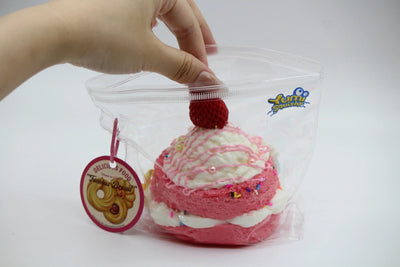 Strawberry Cream Layer Cake - squishy - Yumi Squishy