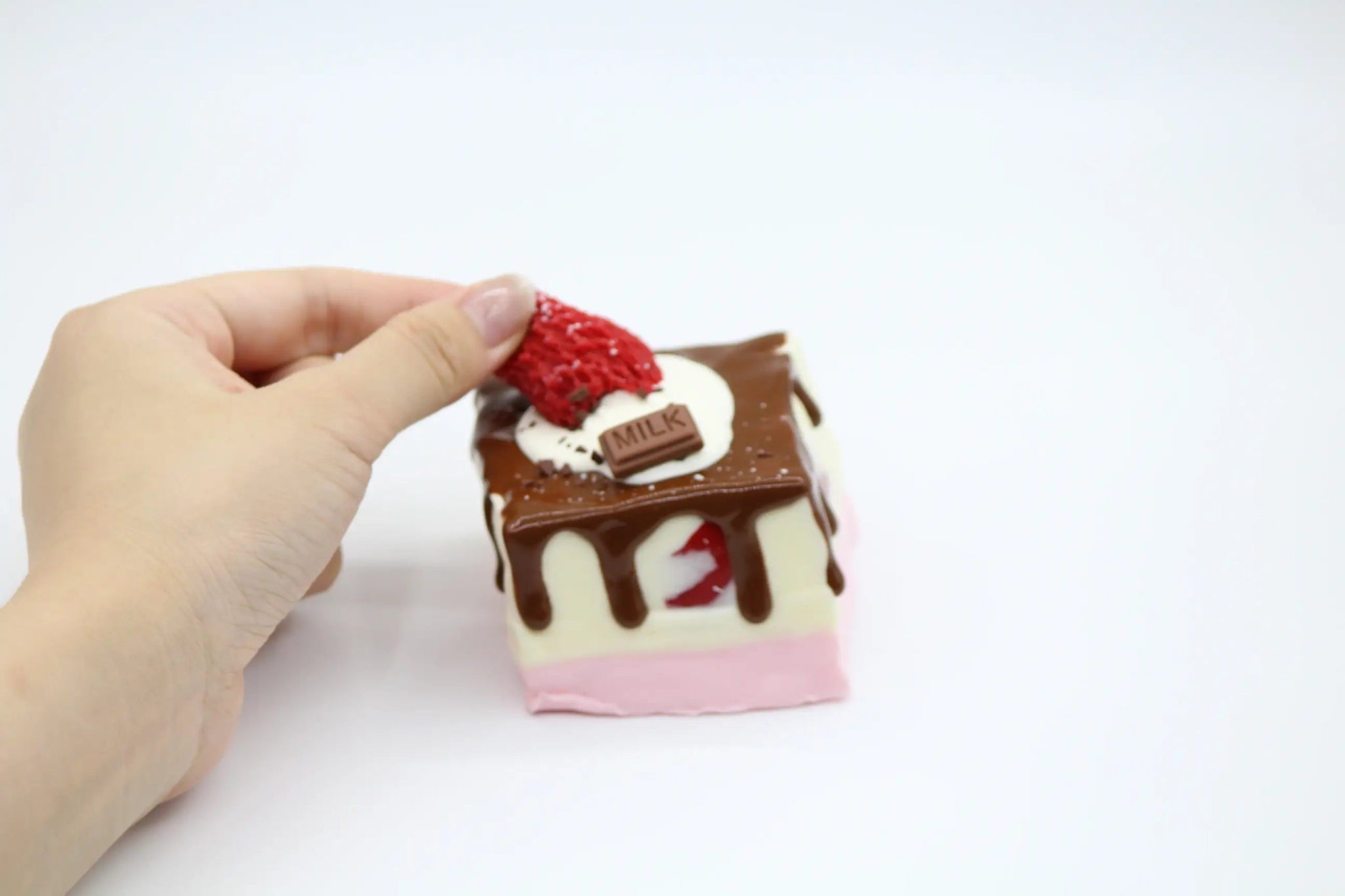 Strawberry Petite - squishy - Yumi Squishy