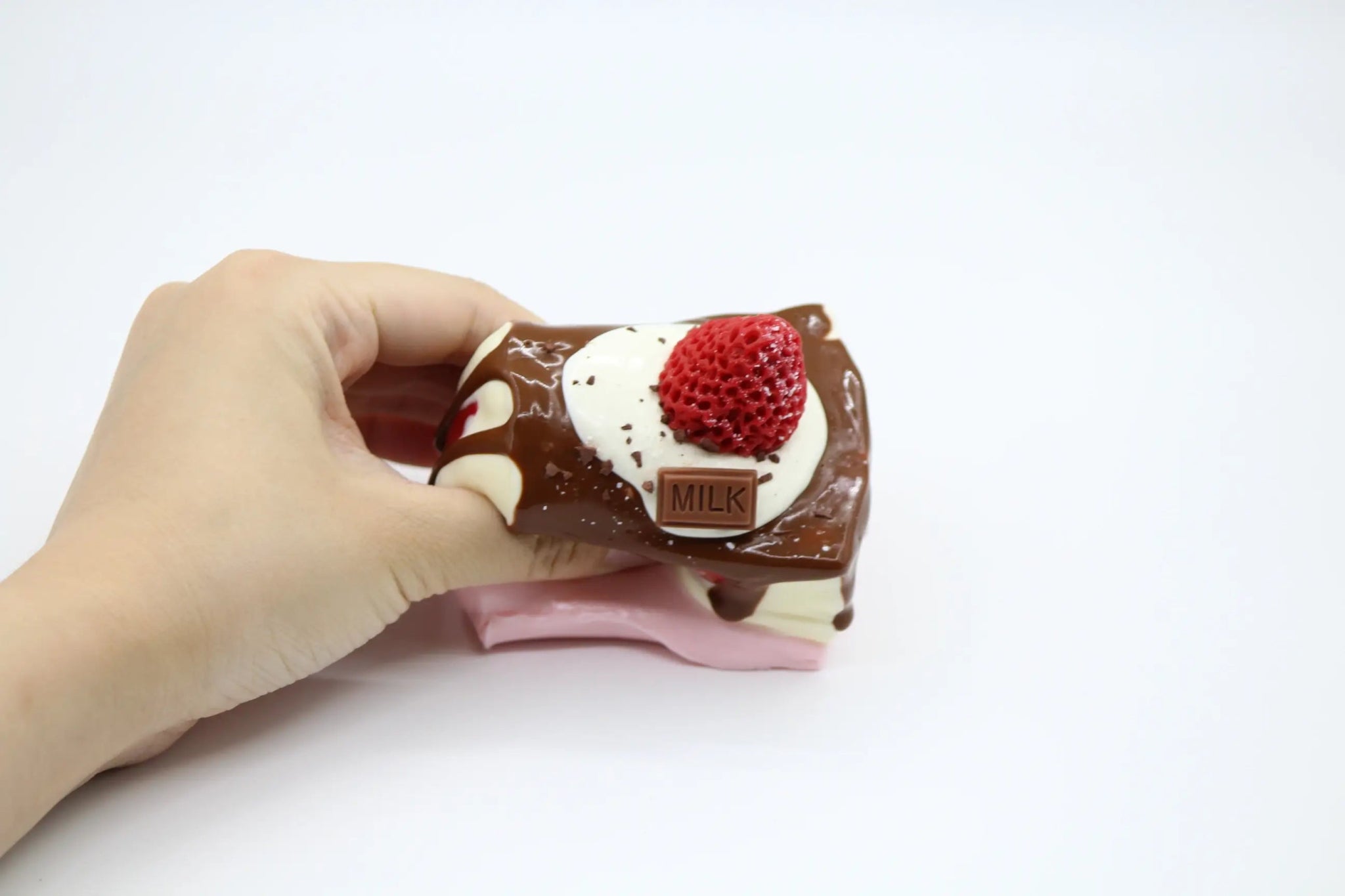 Strawberry Petite - squishy - Yumi Squishy