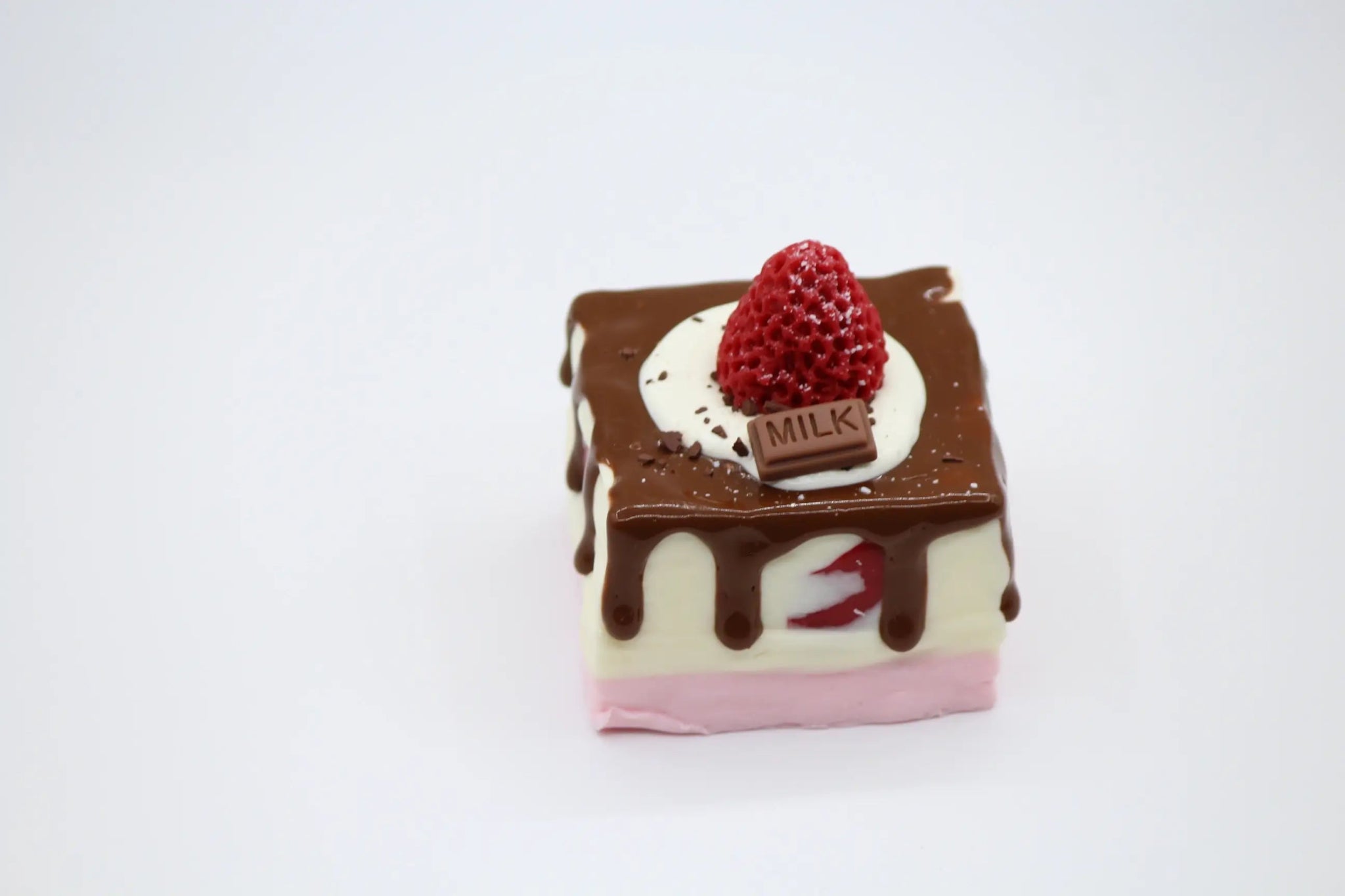 Strawberry Petite - squishy - Yumi Squishy