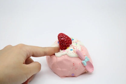 Strawberry Pie Cake - squishy - Yumi Squishy