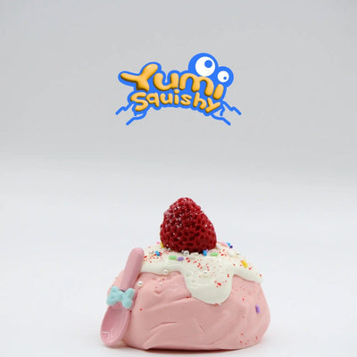 Strawberry Pie Cake - Yumi Squishy