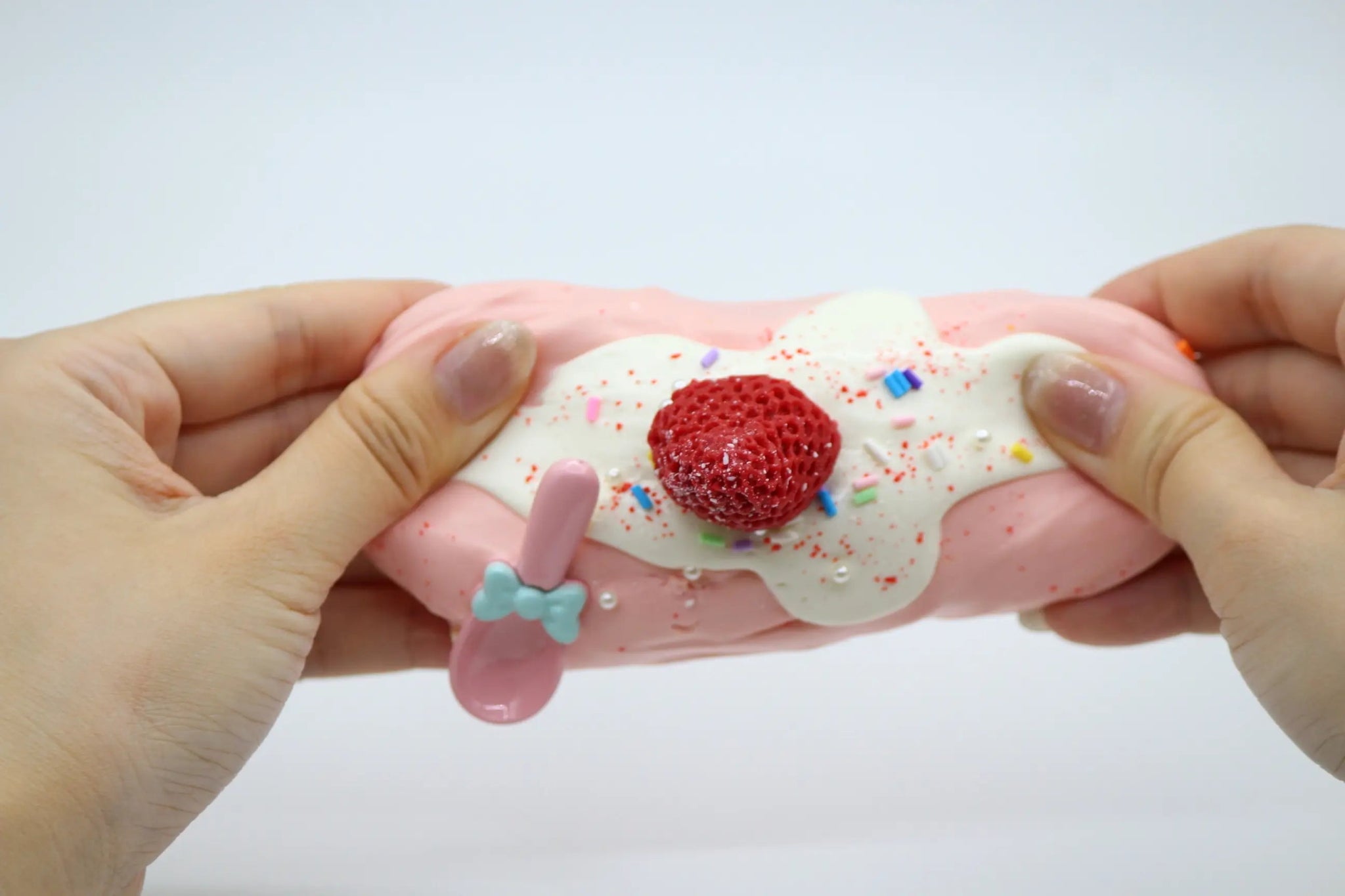 Strawberry Pie Cake - squishy - Yumi Squishy