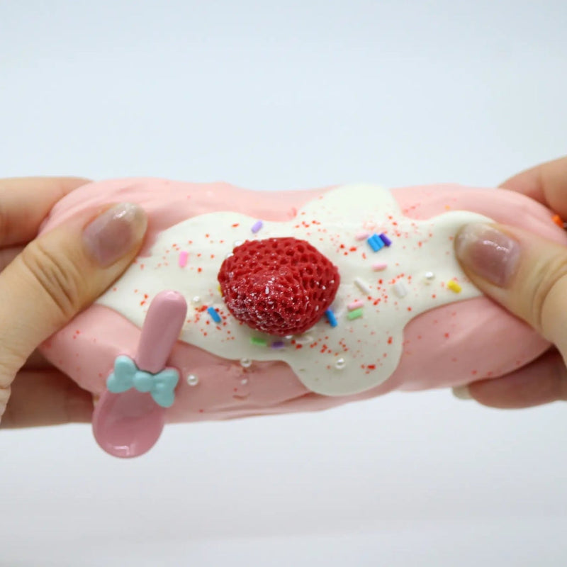 Strawberry Pie Cake - squishy - Yumi Squishy