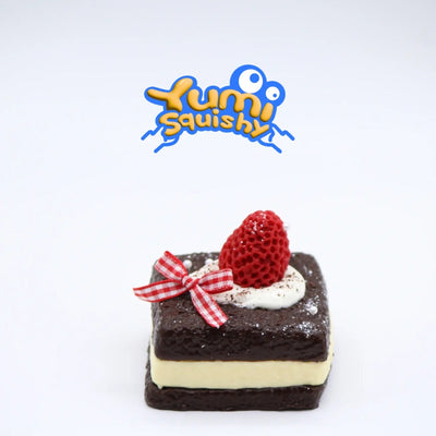 Strawberry Sandwich - Yumi Squishy