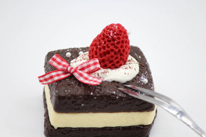 Strawberry Sandwich - squishy - Yumi Squishy