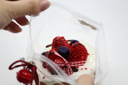 Toasted Strawberry Cake - squishy - Yumi Squishy