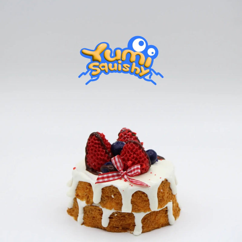 Toasted Strawberry Cake - squishy - Yumi Squishy