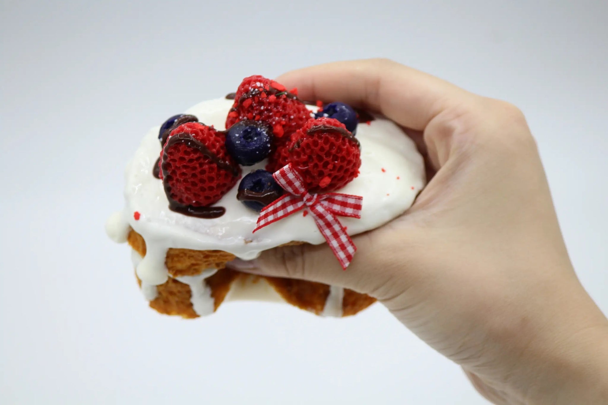 Toasted Strawberry Cake - squishy - Yumi Squishy